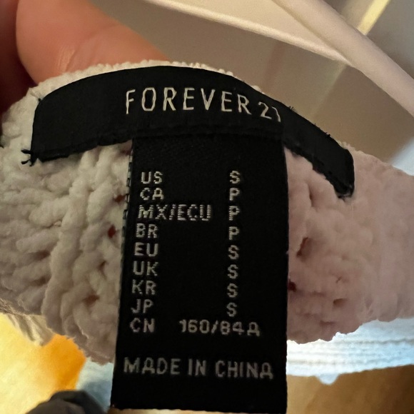 Cropped sweater - Picture 2 of 2